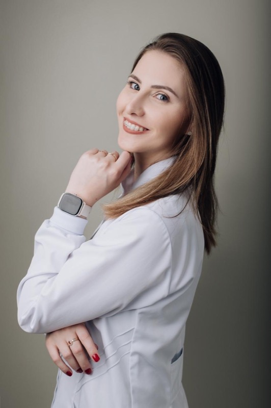 Dr. Débora Dalcin